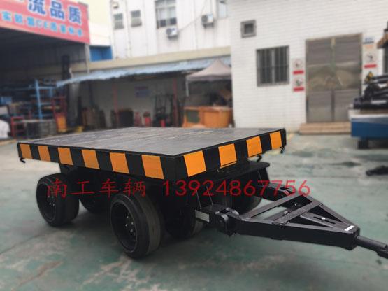 非标定制30吨重型8轮U8（中国）