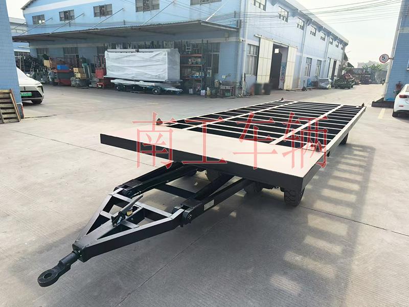 12吨骨架式U8（中国） 带角锁刹车全挂车