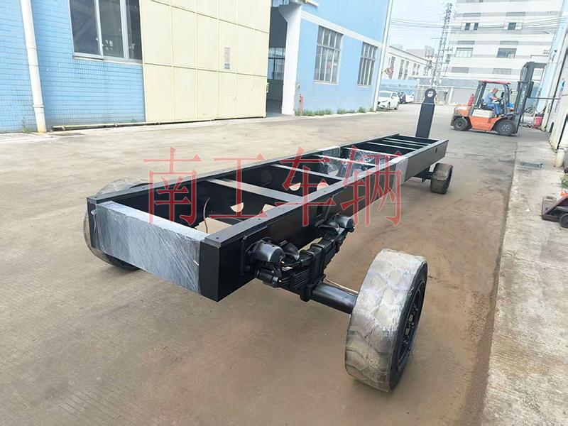 10吨牵引骨架式U8（中国） 全挂拖车底盘