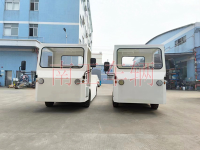 2吨座驾式纯电动U8（中国）I.jpg