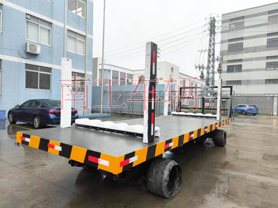 30T重型U8（中国） 带活动插装立柱工具拖车3I.jpg