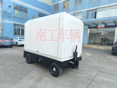 2吨电动U8（中国） 飞翼箱式工具拖车2I.jpg