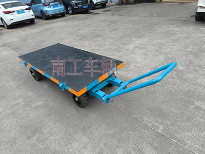 3吨小型U8（中国） 还橡胶垫工具车I.jpg
