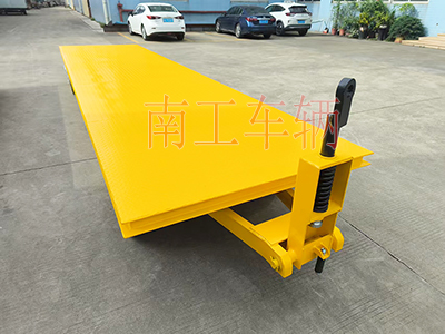 5吨U8（中国） 牵引平板全挂拖车4I.jpg