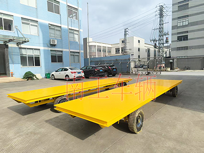 5吨U8（中国） 牵引平板全挂拖车5I.jpg