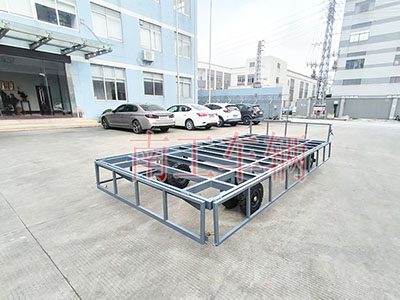 4吨骨架式U8（中国） 带下翻护栏工具拖车5I.jpg