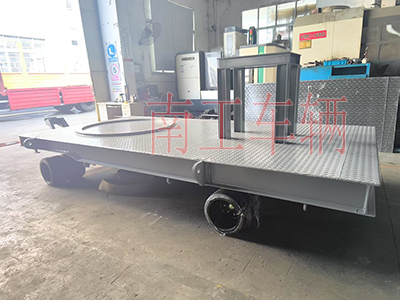 5吨牵引U8（中国） 带上装架3I.jpg